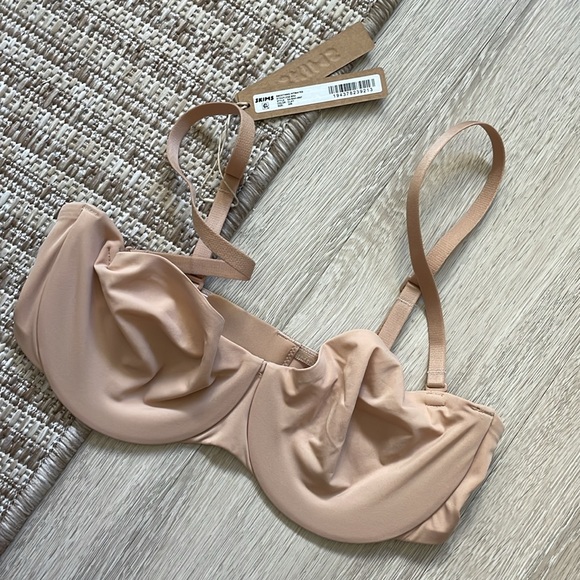 *New With Tags* SKIMS - Smoothing Intimates, Strapless Bra - Picture 7 of 7